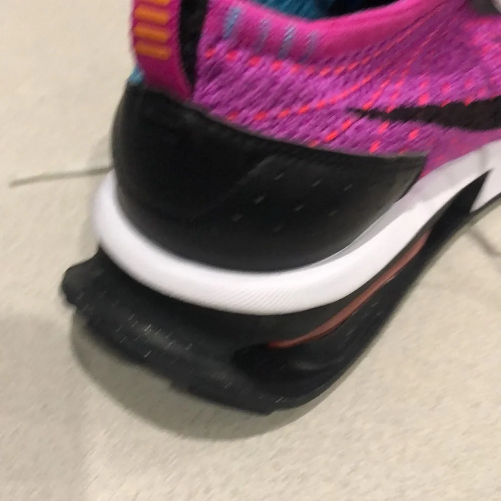 Nike flyknit women’s size 9.5 bright  purple color - Picture 4 of 7